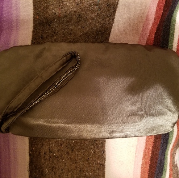 Stone bead woven Ecote wristlet - Picture 3 of 4